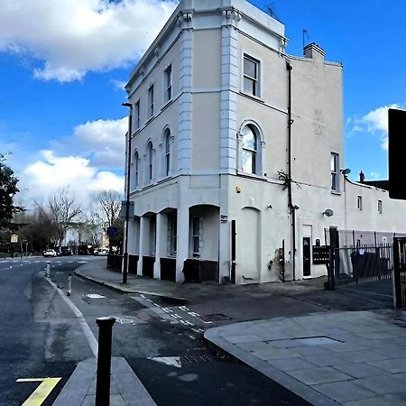 Modern Studios Queenspark Londra Esterno foto
